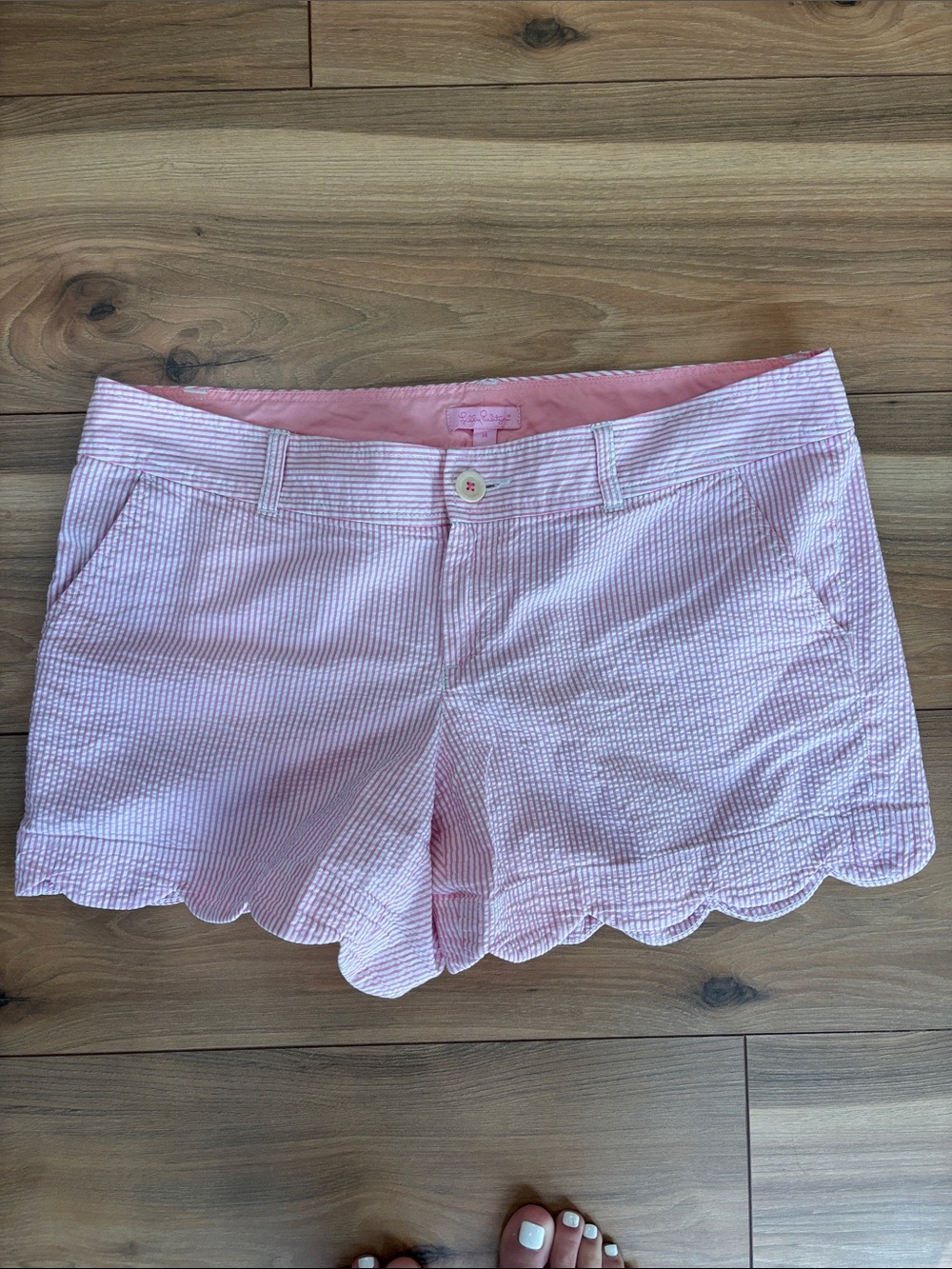 Lilly Pulitzer Pink Seersucker Scalloped Hem Shorts